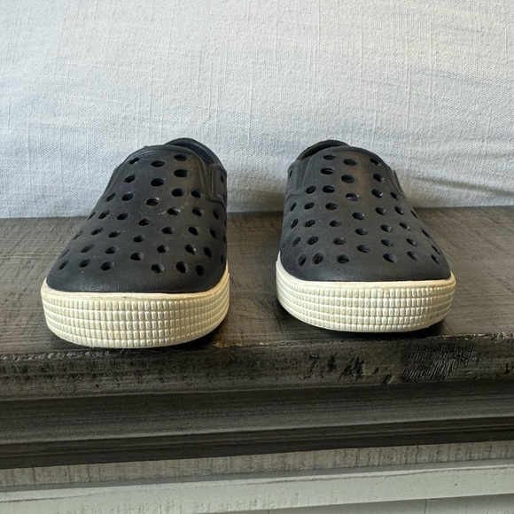 Old Navy | Baby Navy Blue Sandal | Size 5 - Picture 3 of 8